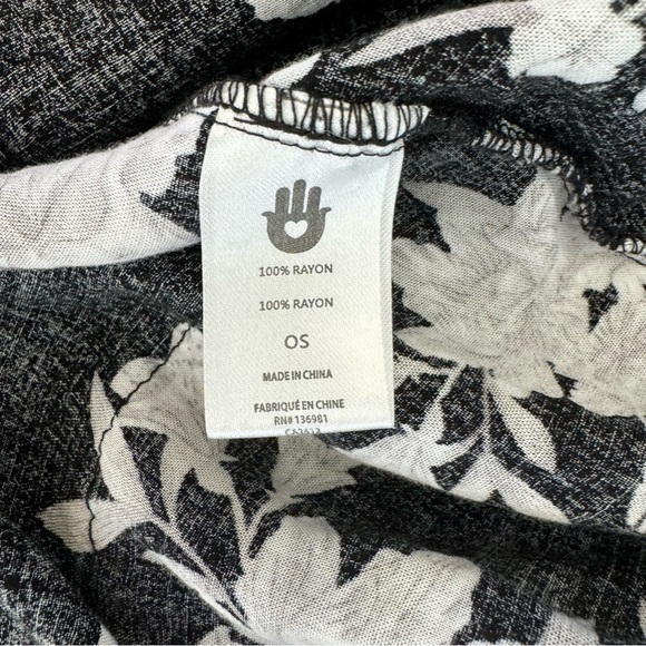 Spiritual Gangster Black and White Floral Print Tie Front Kimono Womens One Size - Picture 13 of 14